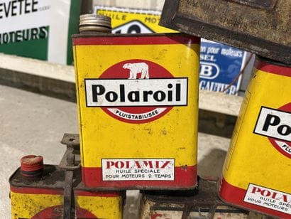 Set of 8 lithographed tin engine oil cans,...