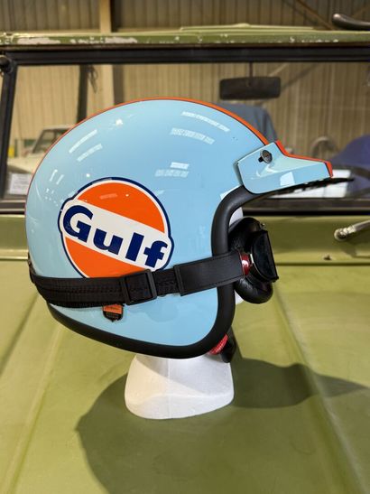 AIR BORN.
GULF helmet with goggles.
Size...