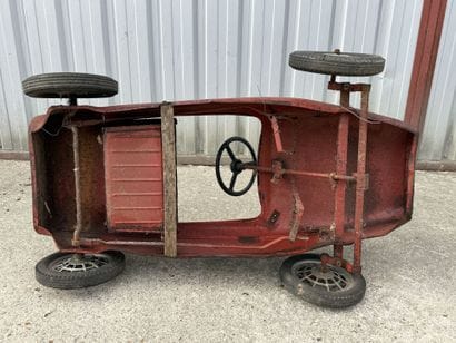 MG.
LOTUS F1 No. 2
Painted sheet-metal pedal...