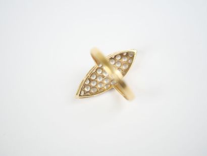 18K yellow gold (750‰) marquise ring set...