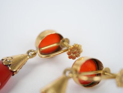 A half-set of 18K yellow gold (750‰) jewelry...