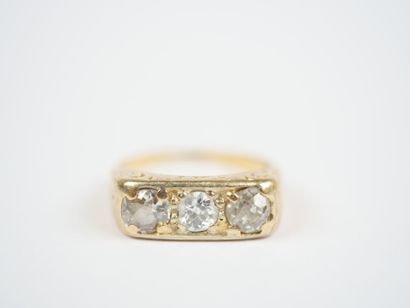 18K yellow gold (750‰) garter ring adorned...
