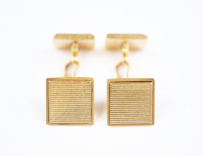 HERMÈS.
Pair of 18K yellow gold (750‰) cufflinks...