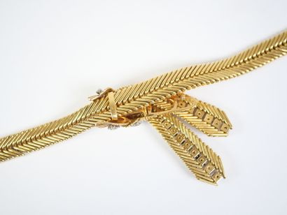 VAN CLEEF & ARPELS.
Flexible necklace in...