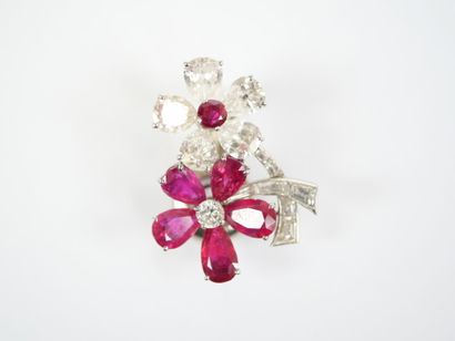 VAN CLEEF & ARPELS.
Pair of earrings in 18K...