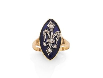 18K yellow gold (750‰) marquise ring featuring...