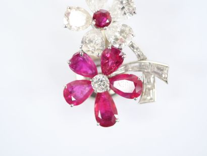 VAN CLEEF & ARPELS.
Pair of earrings in 18K...