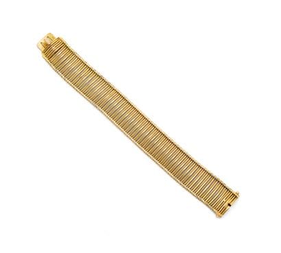 A striking 18K yellow gold (750‰) link bracelet...