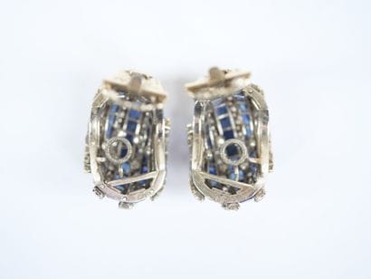 VAN CLEEF & ARPELS.
Pair of domed earrings...