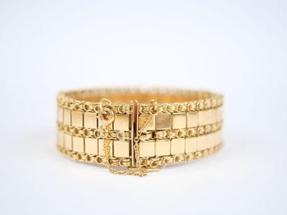 A striking 18K yellow gold (750‰) bracelet...