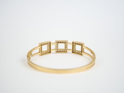 An 18K yellow gold (750‰) link bracelet featuring...