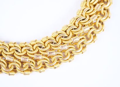A striking 18K yellow gold (750‰) bracelet...