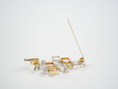 18K (750‰) yellow and white gold brooch consisting...