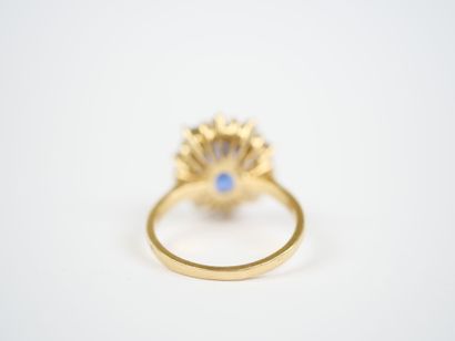 18K yellow gold (750‰) daisy ring set with...