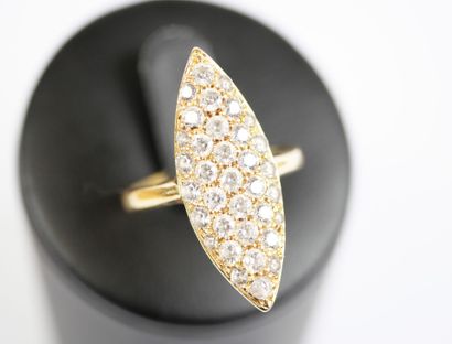 18K yellow gold (750‰) marquise ring set...