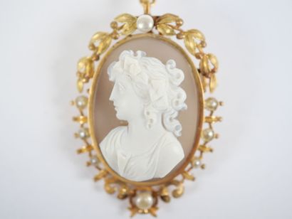 A two-tone 18K yellow gold (750‰) half-set...
