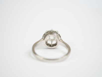 Platinum (850‰) solitaire ring set with a...