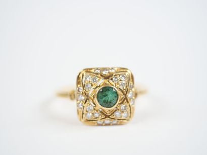 18K yellow gold (750‰) ring with a square,...