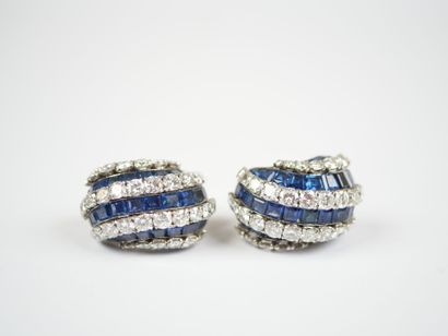 VAN CLEEF & ARPELS.
Pair of domed earrings...