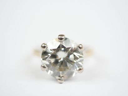 **18K white gold (750‰) solitaire ring set...