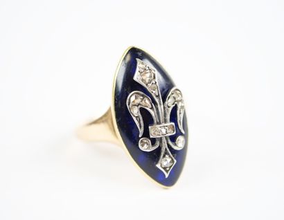 18K yellow gold (750‰) marquise ring featuring...