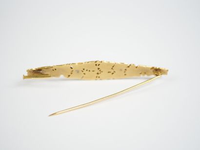 Large diamond-shaped brooch in 18K yellow...