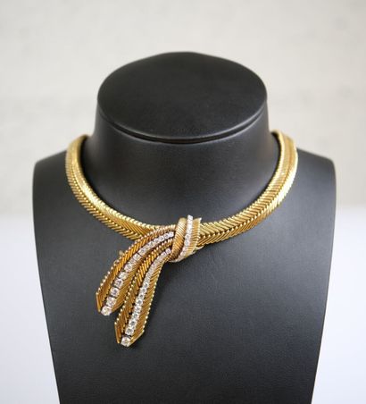 VAN CLEEF & ARPELS.
Flexible necklace in...