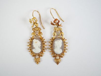 A two-tone 18K yellow gold (750‰) half-set...