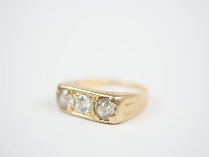 18K yellow gold (750‰) garter ring adorned...