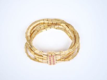 A striking 18K yellow gold (750‰) bracelet...