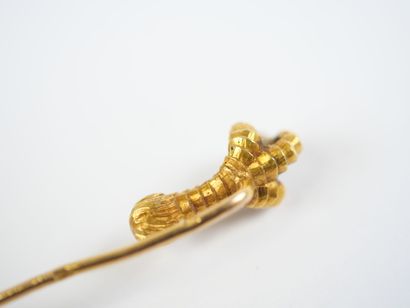 18K yellow gold (750‰) scarf pin, with a...