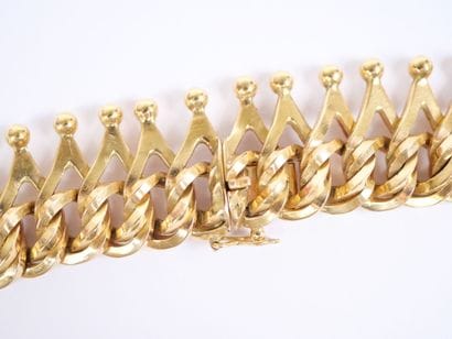 A substantial 18K yellow gold (750‰) necklace...