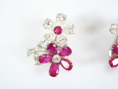 VAN CLEEF & ARPELS.
Pair of earrings in 18K...