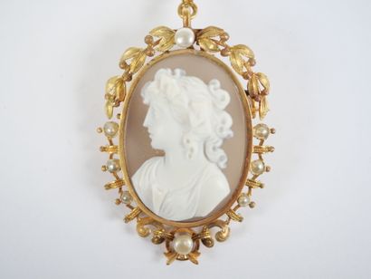 A two-tone 18K yellow gold (750‰) half-set...