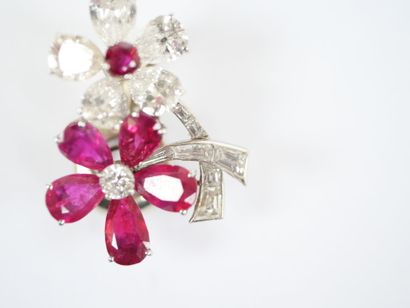 VAN CLEEF & ARPELS.
Pair of earrings in 18K...