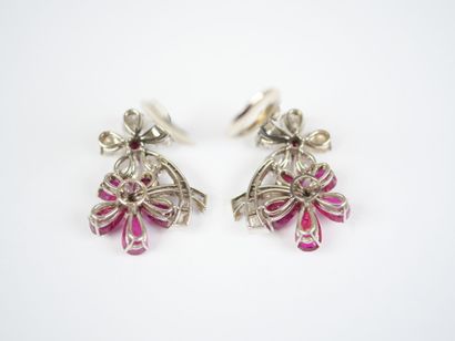 VAN CLEEF & ARPELS.
Pair of earrings in 18K...