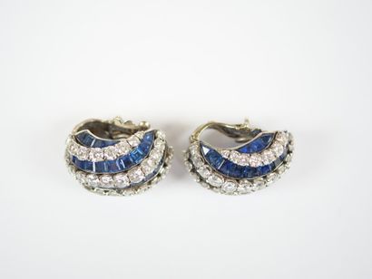 VAN CLEEF & ARPELS.
Pair of domed earrings...