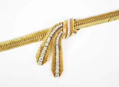 VAN CLEEF & ARPELS.
Flexible necklace in...