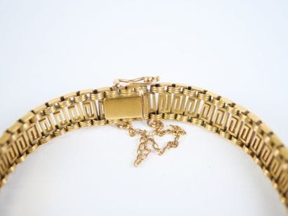 18K yellow gold (750‰) link bracelet decorated...