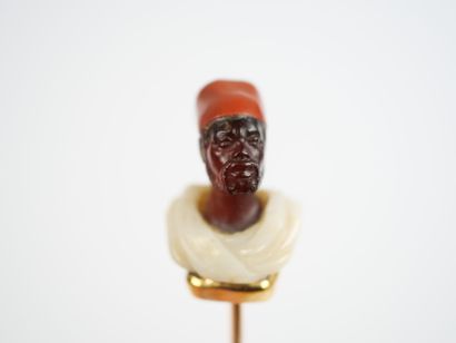 18K yellow gold (750‰) scarf pin, with the...