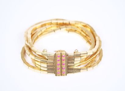 A striking 18K yellow gold (750‰) bracelet...
