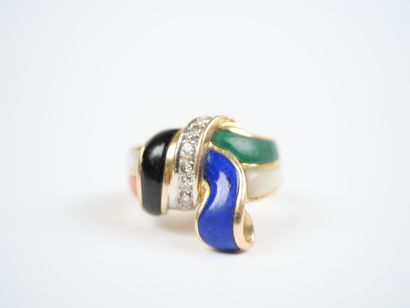 14K yellow gold (585‰) ring featuring a ribbon...