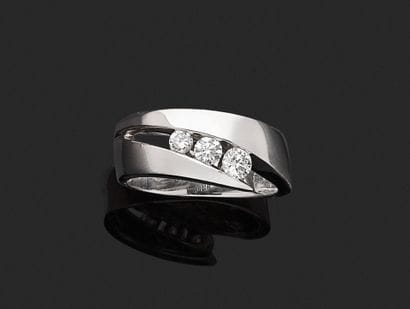 GAREL PARIS. 
Free-form ring in 18K white...