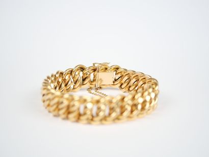 A substantial 18K yellow gold (750‰) bracelet...