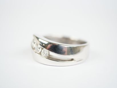 GAREL PARIS. 
Free-form ring in 18K white...