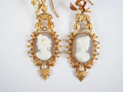A two-tone 18K yellow gold (750‰) half-set...