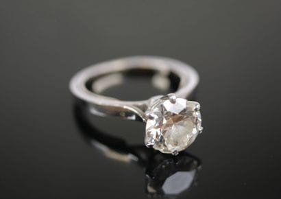 Platinum (850‰) solitaire ring featuring...