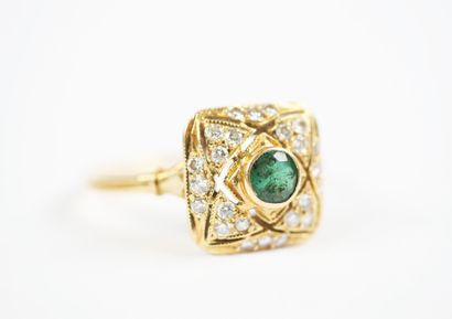 18K yellow gold (750‰) ring with a square,...