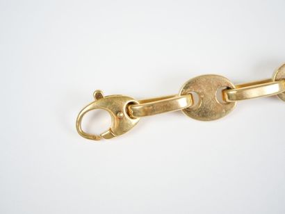 A striking 18K yellow gold (750‰) bracelet...
