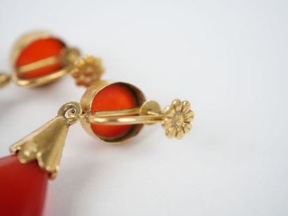 A half-set of 18K yellow gold (750‰) jewelry...